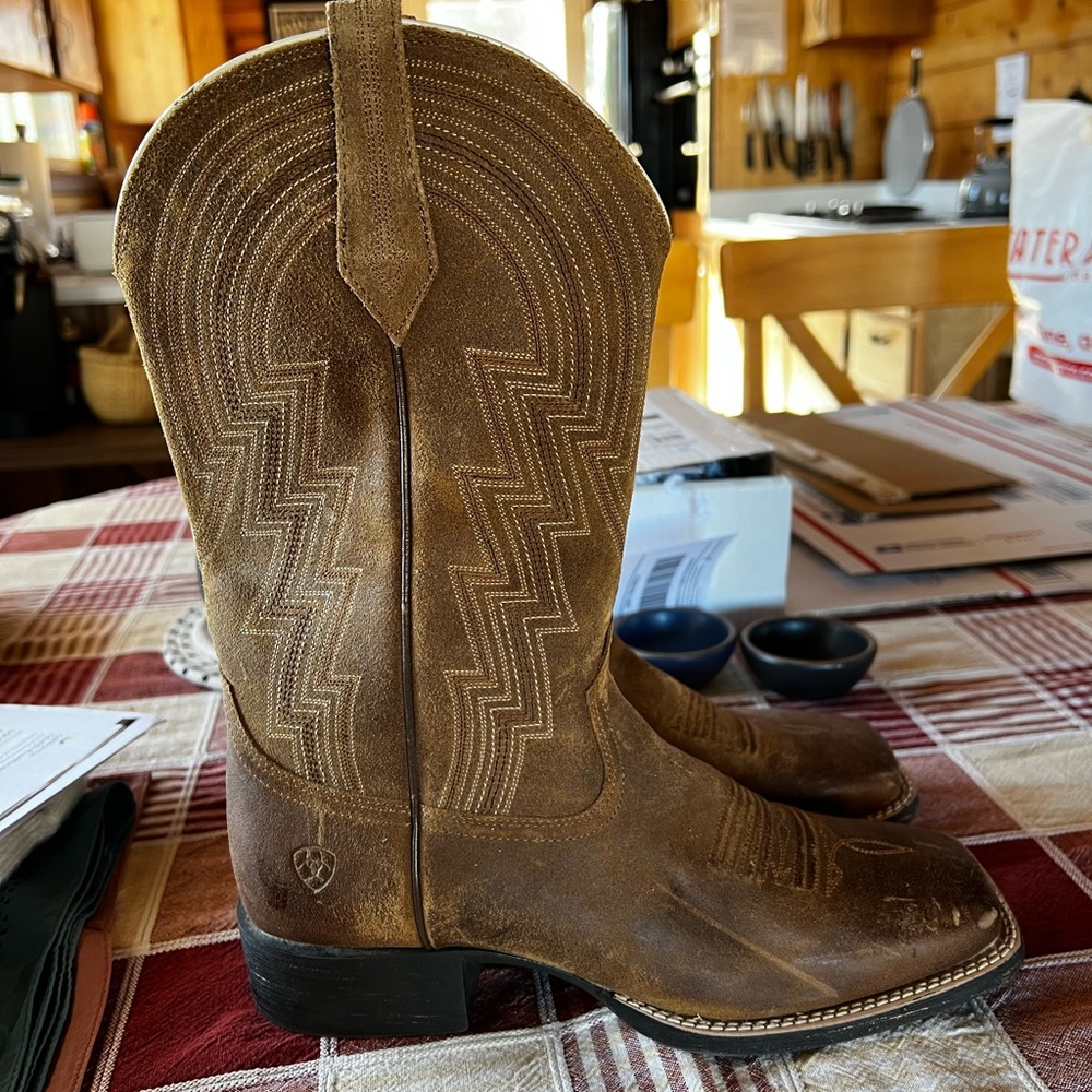ARIAT Women's Round Up Waylon Western Boot size 9